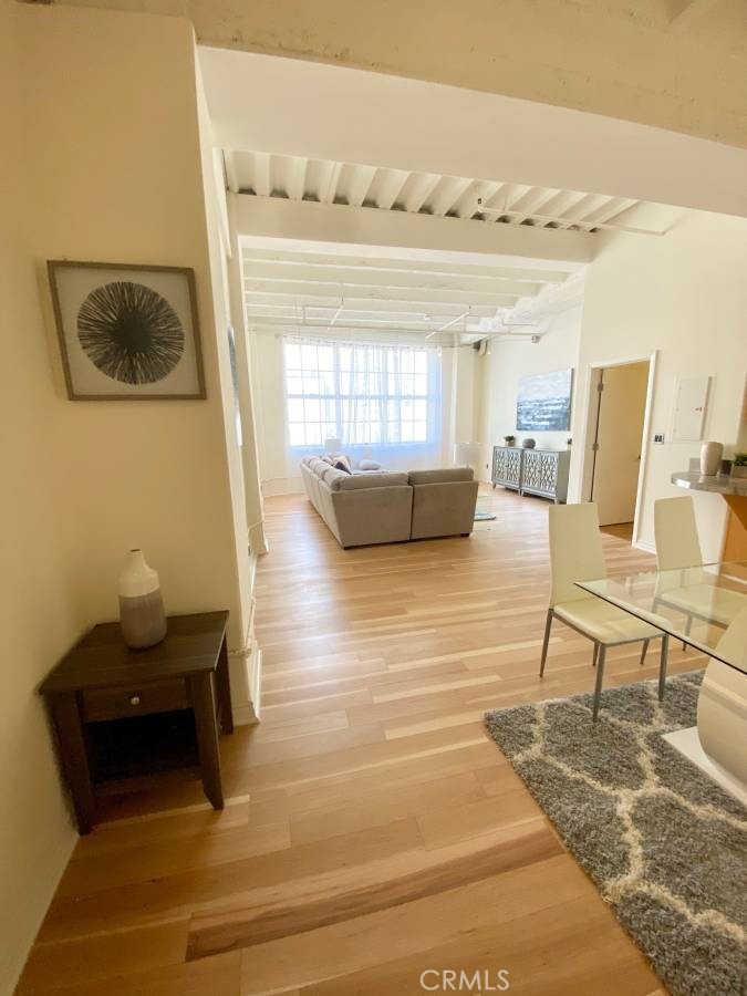 312 W 5th Street 202 Property Photo 5