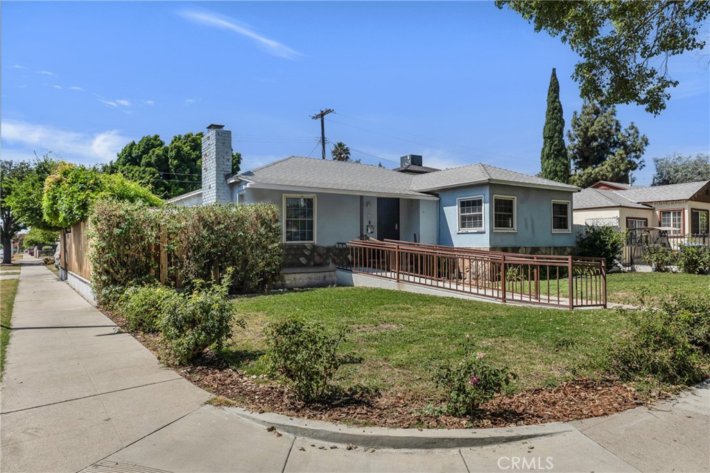 8101 Lemona Property Photo 2