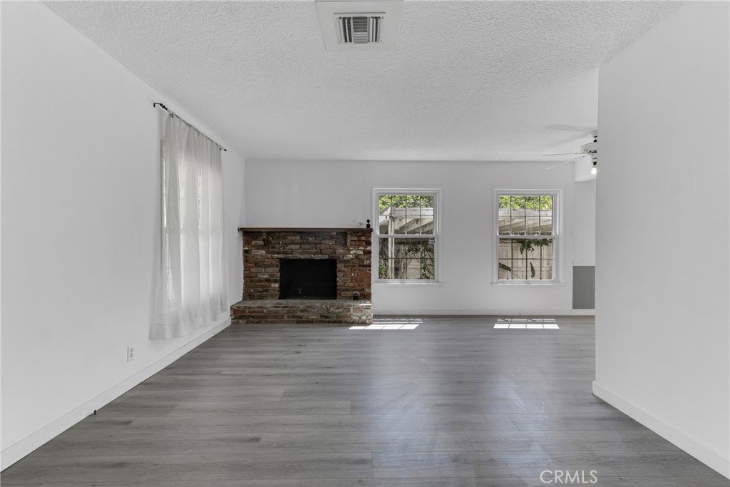 8101 Lemona Property Photo 4