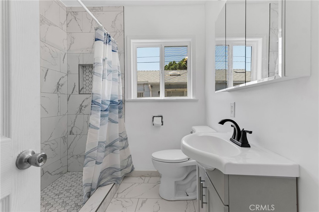 8101 Lemona Property Photo 13