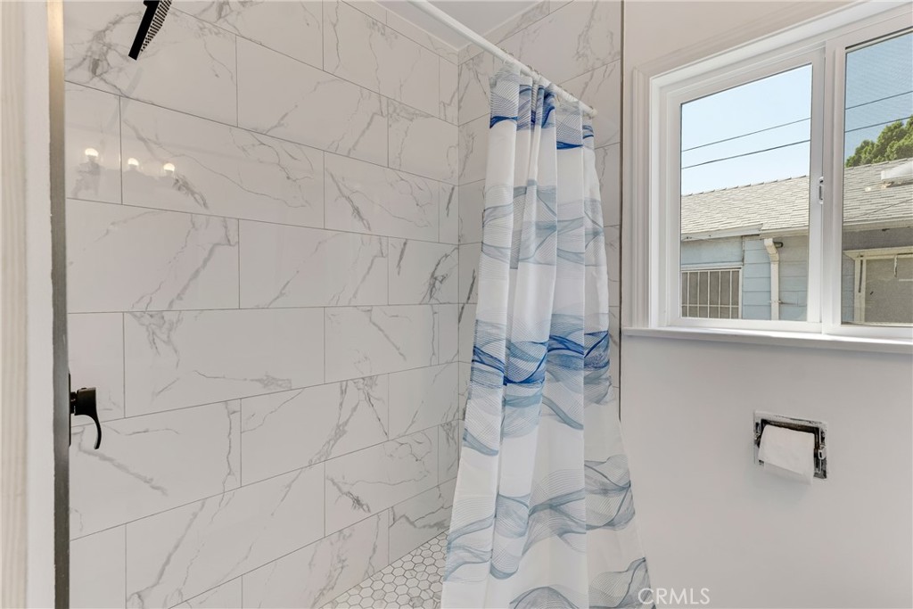 8101 Lemona Property Photo 14
