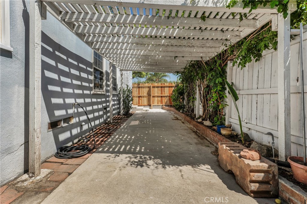 8101 Lemona Property Photo 25