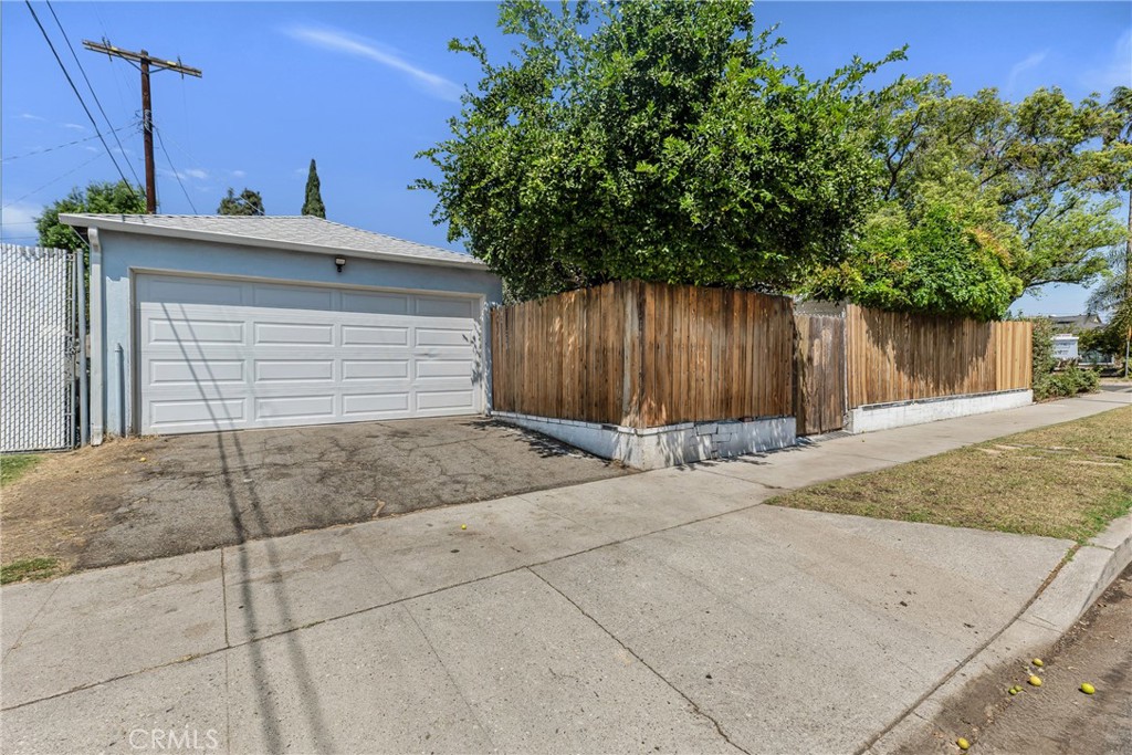 8101 Lemona Property Photo 28