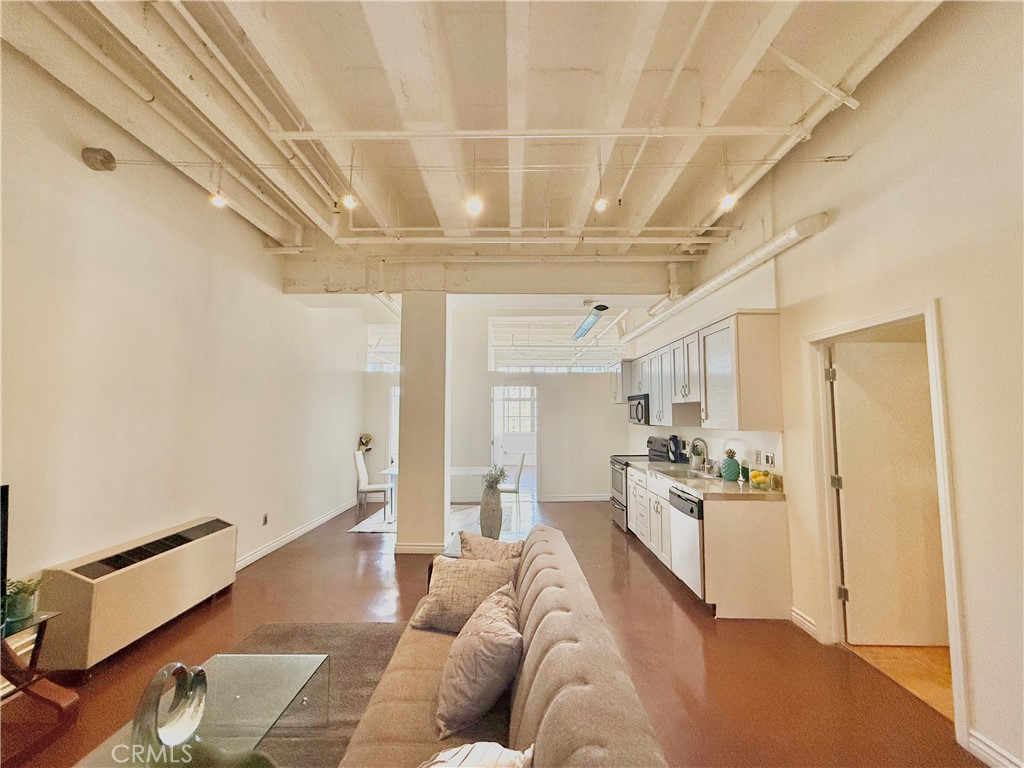 312 W 5th Street 701 Property Photo 1