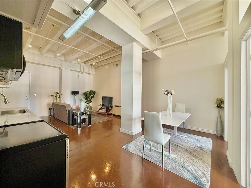 312 W 5th Street 701 Property Photo 6