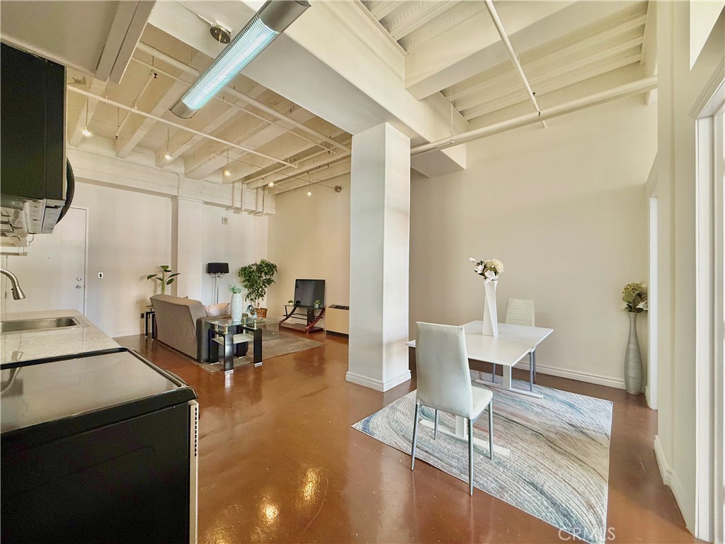 312 W 5th Street 701 Property Photo 7