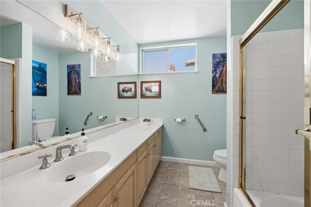 14141 Dickens 312 Property Photo 8