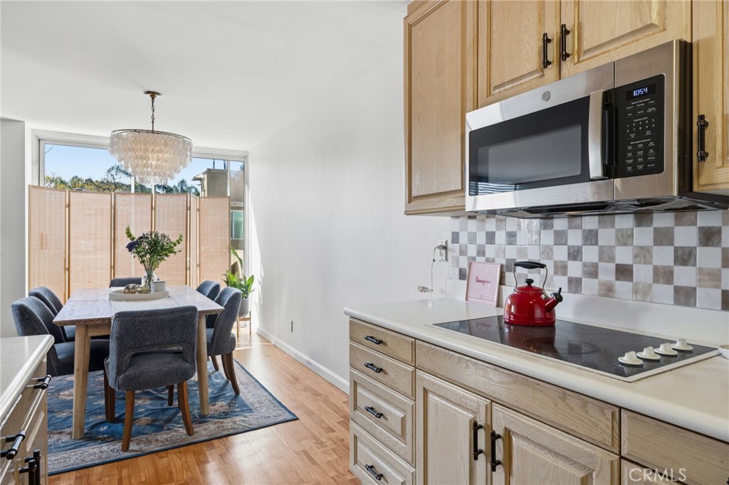 14141 Dickens 312 Property Photo 15