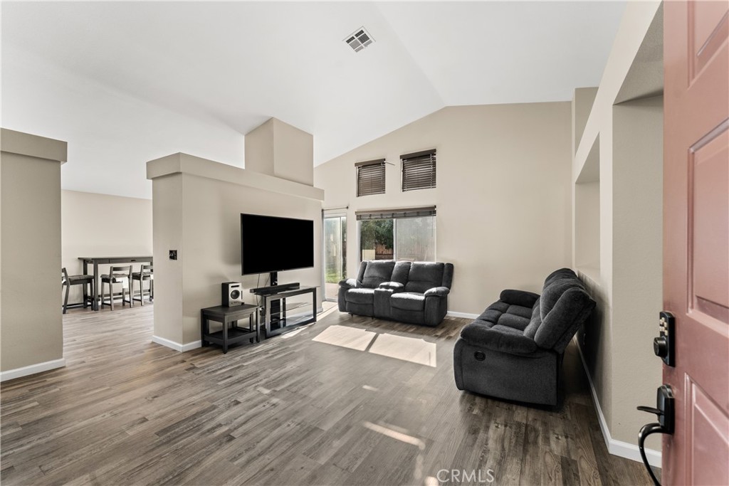 44257 Tahoe Way Property Photo 3
