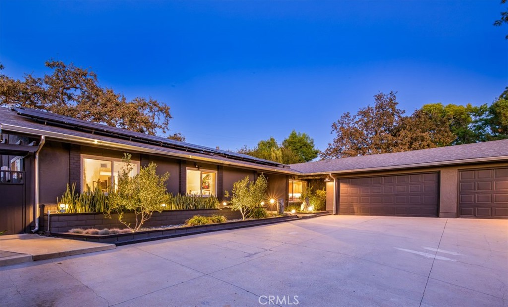 954 Encino Vista Drive Property Photo 2
