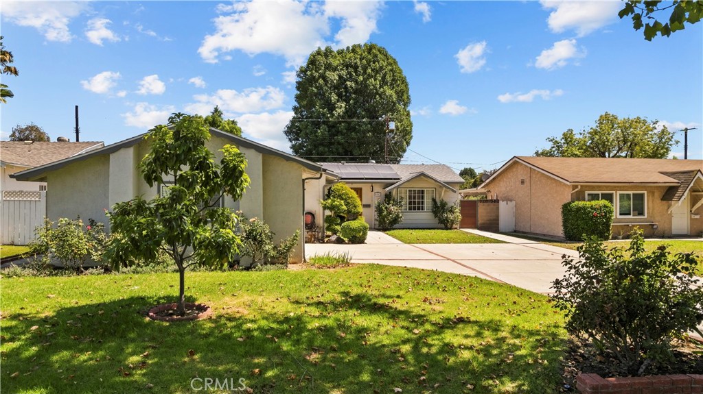 8842 Sophia Property Photo 4