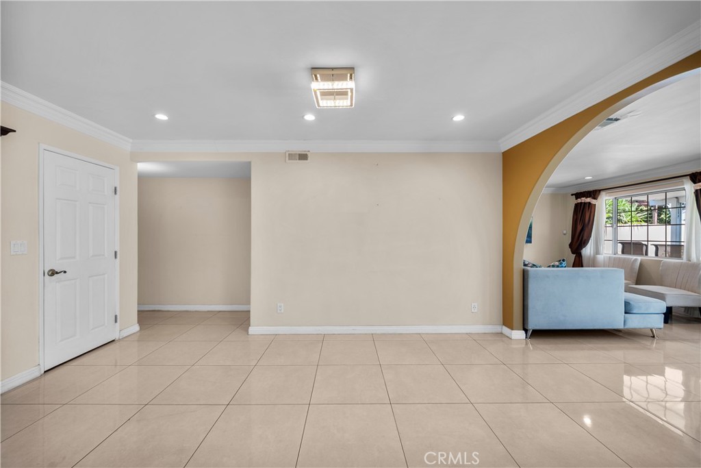 8842 Sophia Property Photo 5