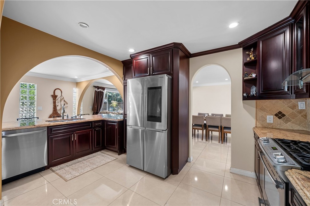 8842 Sophia Property Photo 9