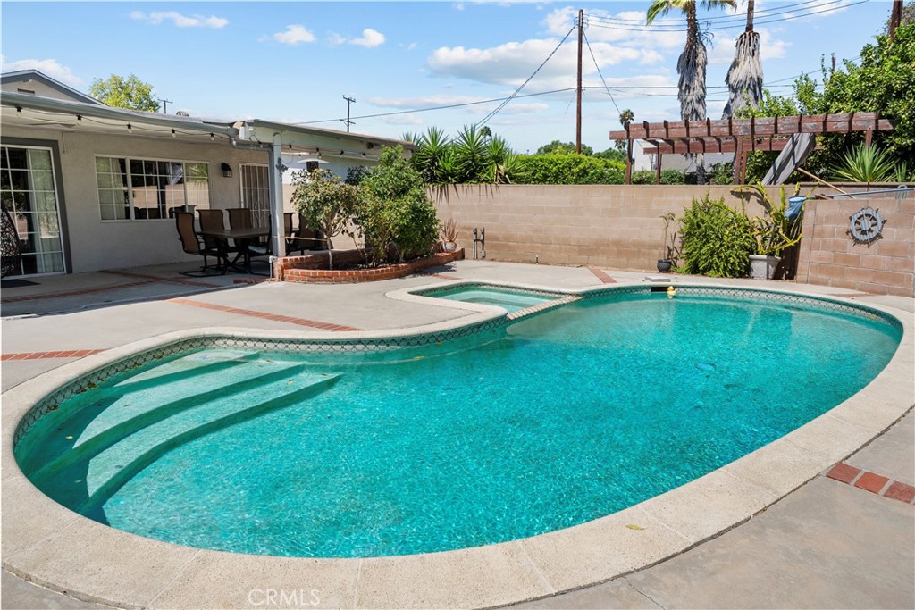 8842 Sophia Property Photo 40
