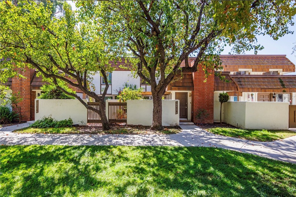 10415 Larwin Property Photo 1
