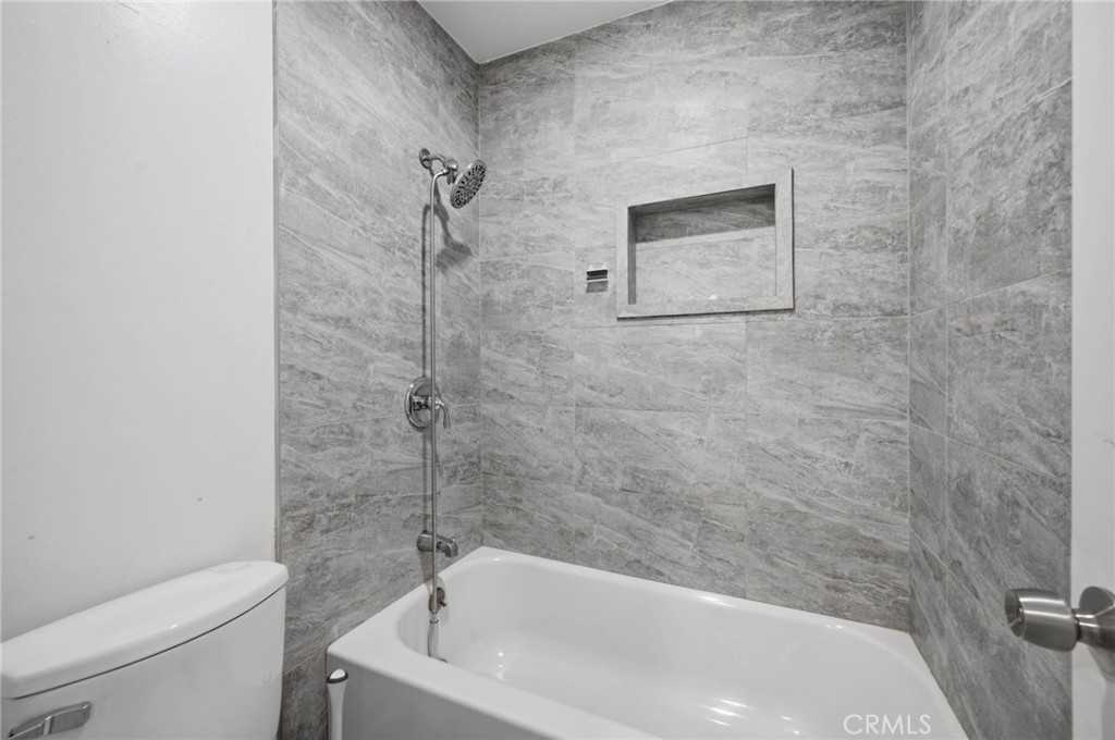 18620 Hatteras Street 206 Property Photo 10