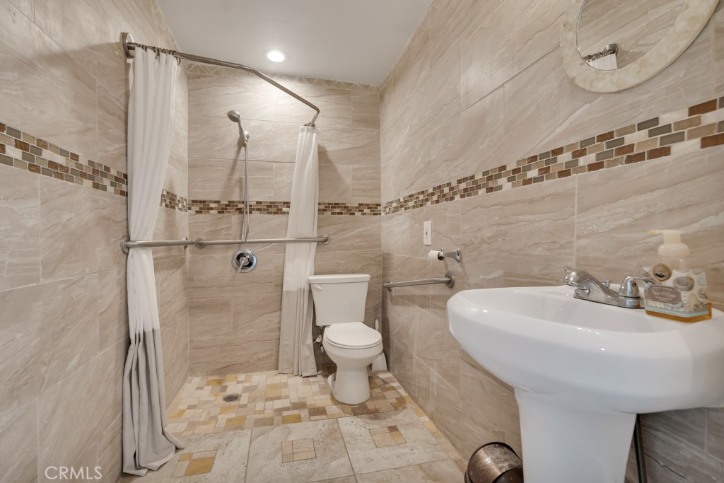 11954 Edgecliff Avenue Property Photo 26