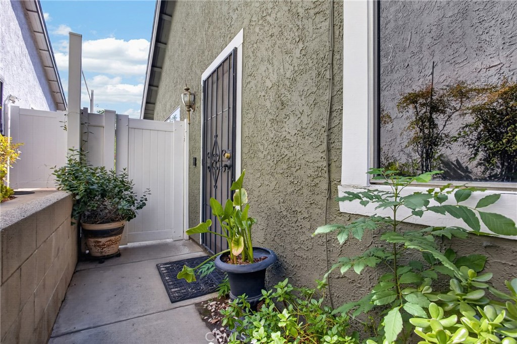 14168 Oro Grande St. Property Photo 4