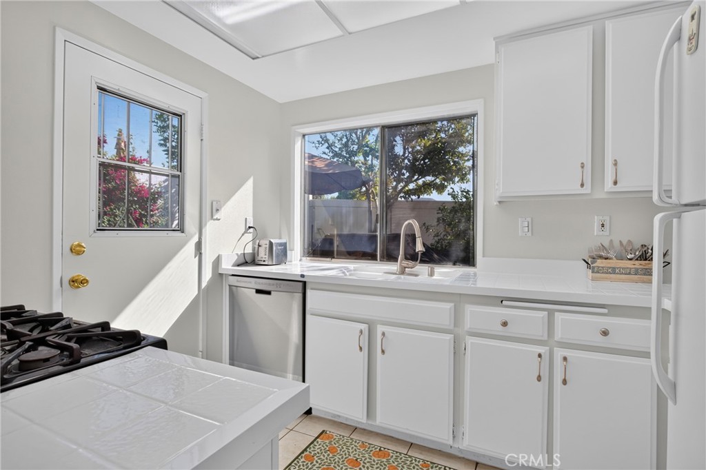 14168 Oro Grande St. Property Photo 10