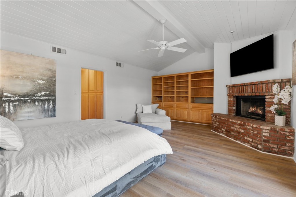 4814 Lemona Avenue Property Photo 10