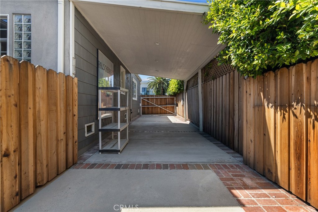 4814 Lemona Avenue Property Photo 21