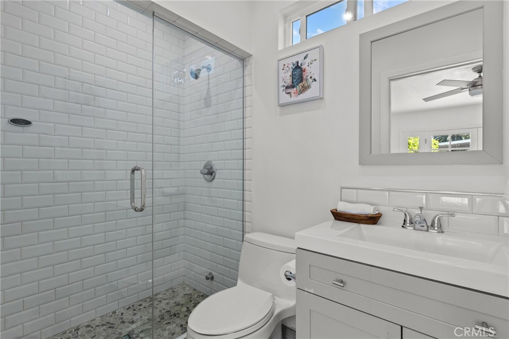 4814 Lemona Avenue Property Photo 24