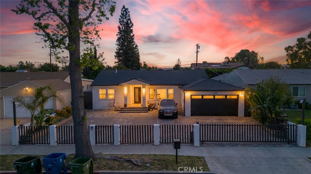 12608 Califa Street Property Photo 12