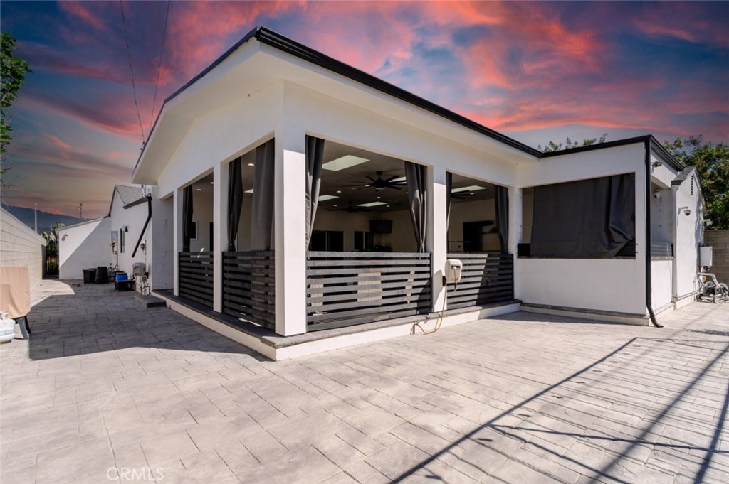 12608 Califa Street Property Photo 13
