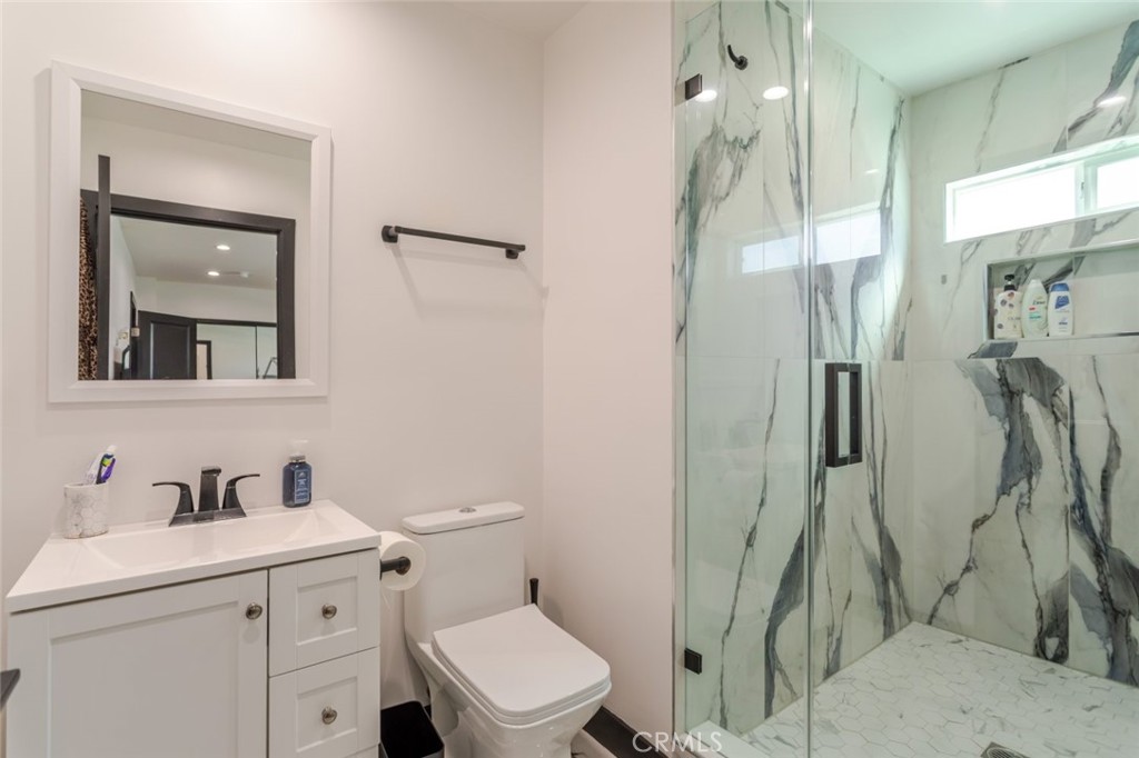 12608 Califa Street Property Photo 43