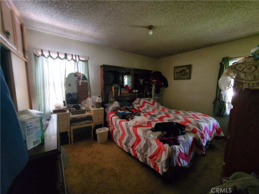6850 Hesperia Property Photo 5