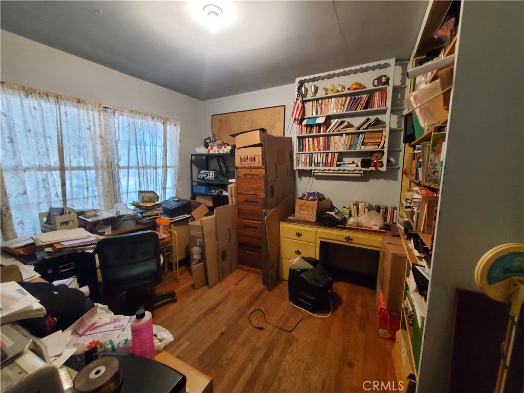 6850 Hesperia Property Photo 6