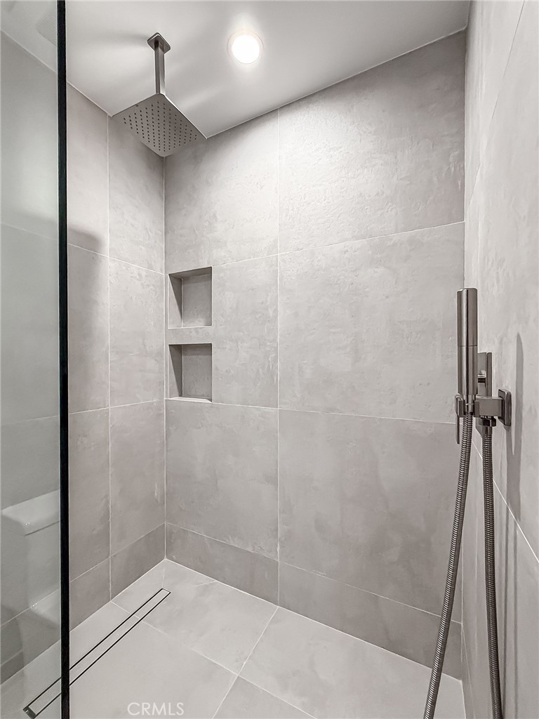5134 Medina Property Photo 49