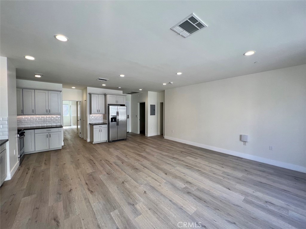 314 6th 405 Property Photo 2