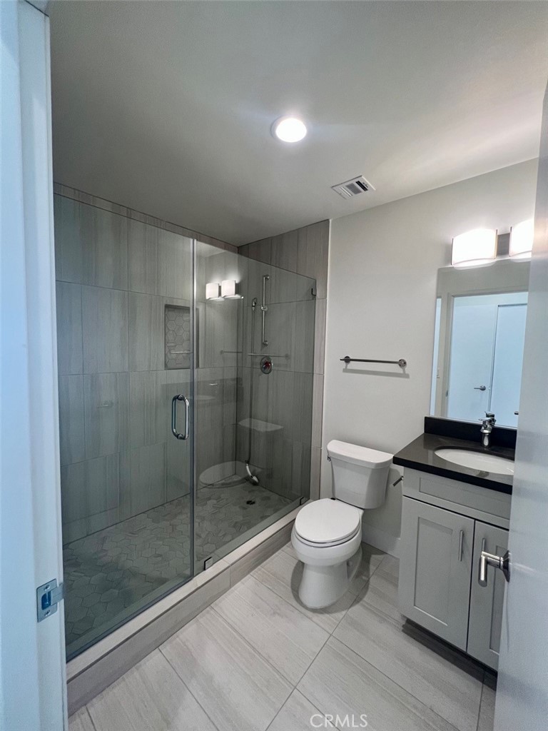 314 6th 405 Property Photo 6