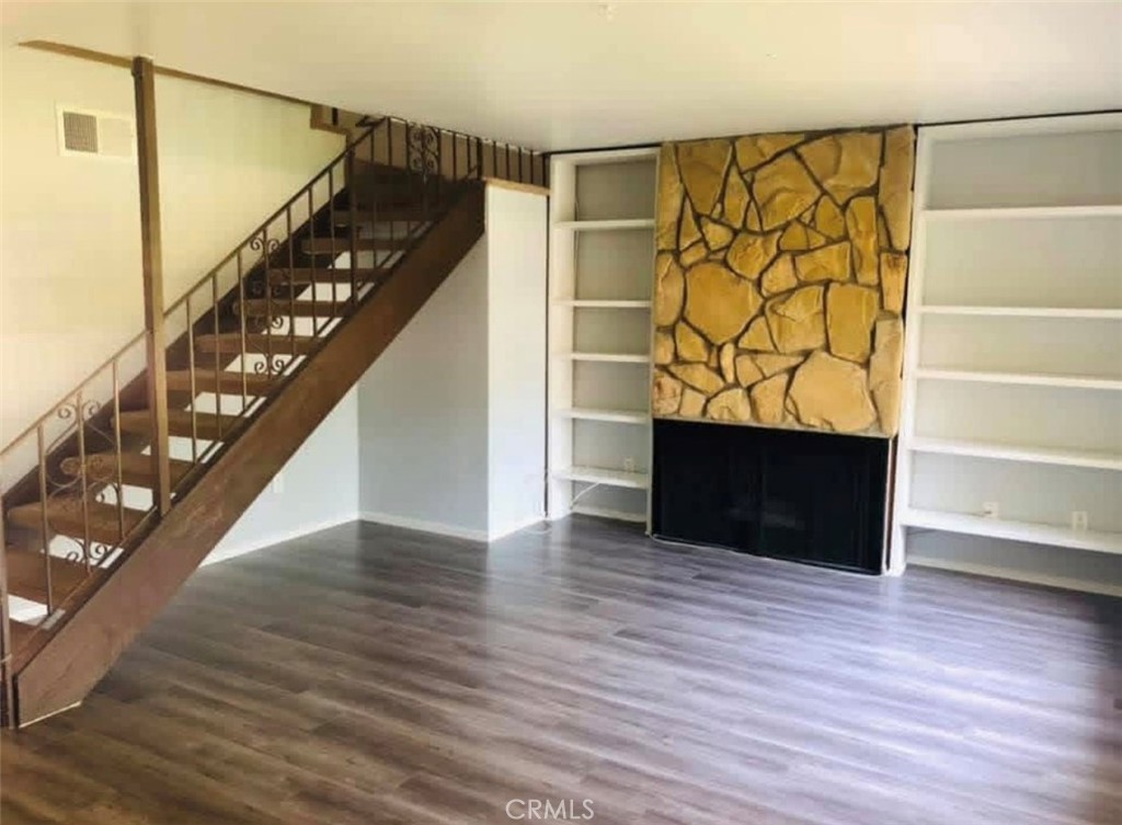 7540 Corbin Avenue 3 Property Photo 2