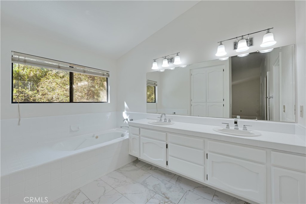 25355 Clarke Property Photo 25