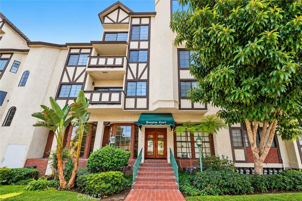17914 Magnolia Boulevard 135 Property Photo 2