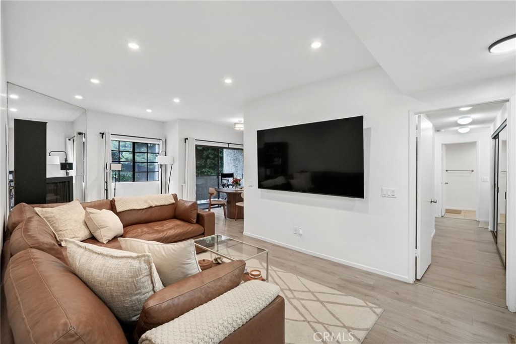 17914 Magnolia Boulevard 135 Property Photo 3