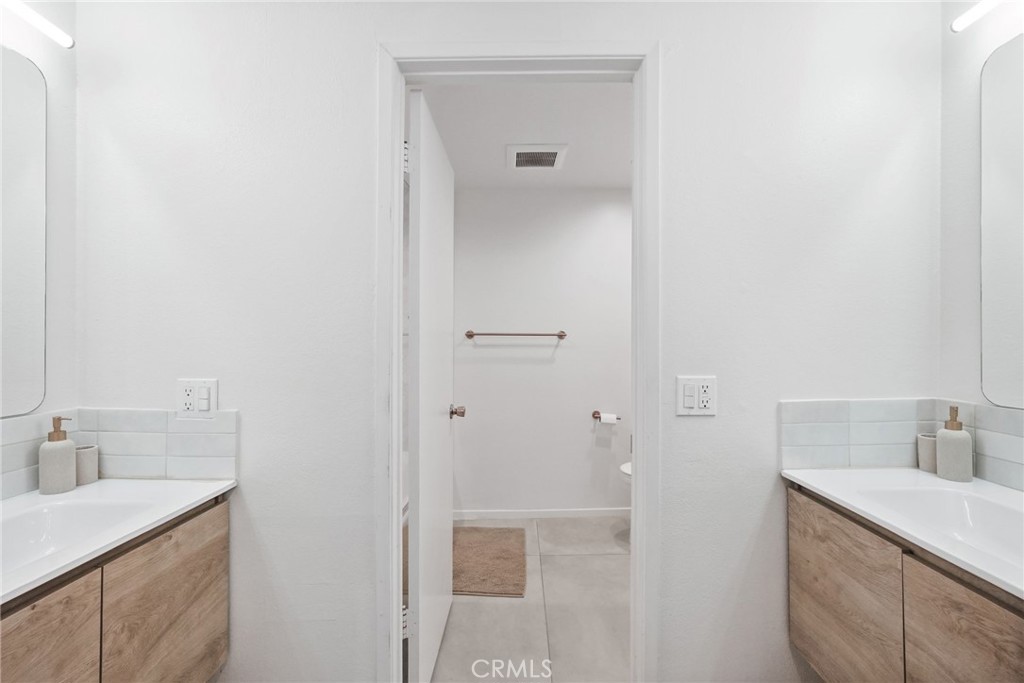 17914 Magnolia Boulevard 135 Property Photo 10