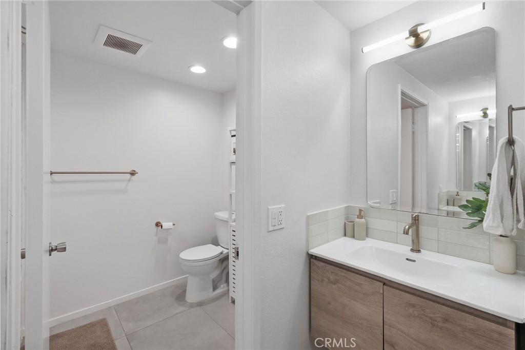 17914 Magnolia Boulevard 135 Property Photo 12