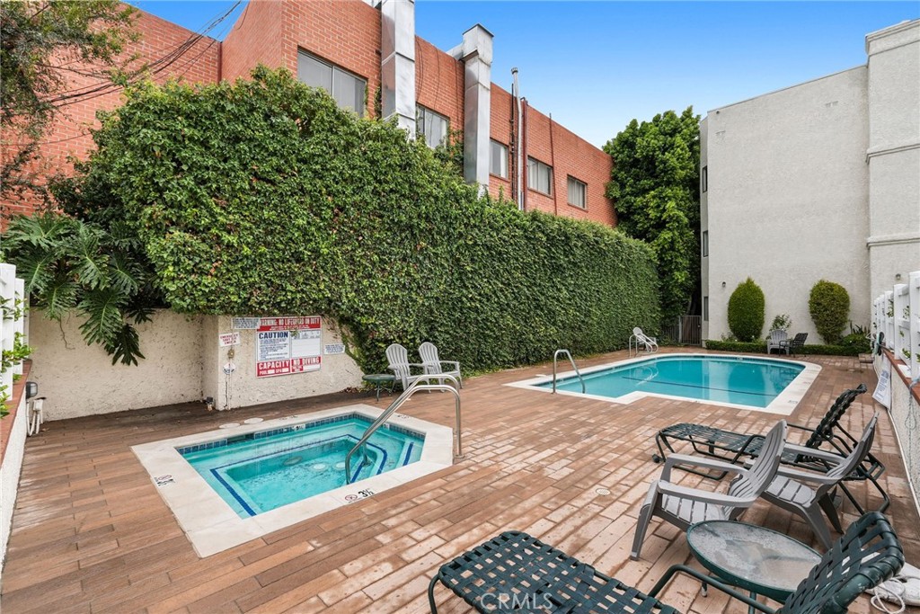17914 Magnolia Boulevard 135 Property Photo 25