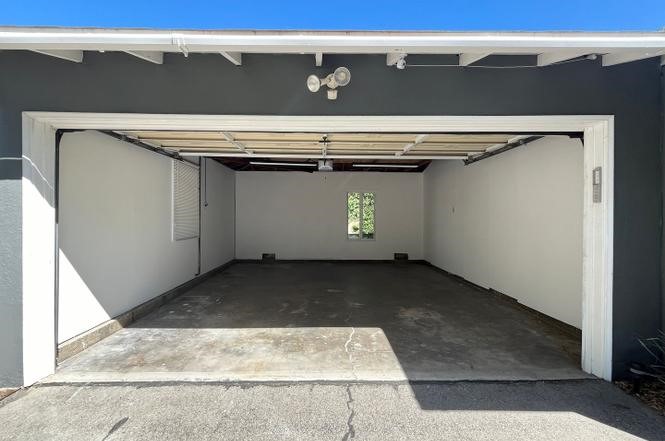 2570 E Brower Property Photo 2