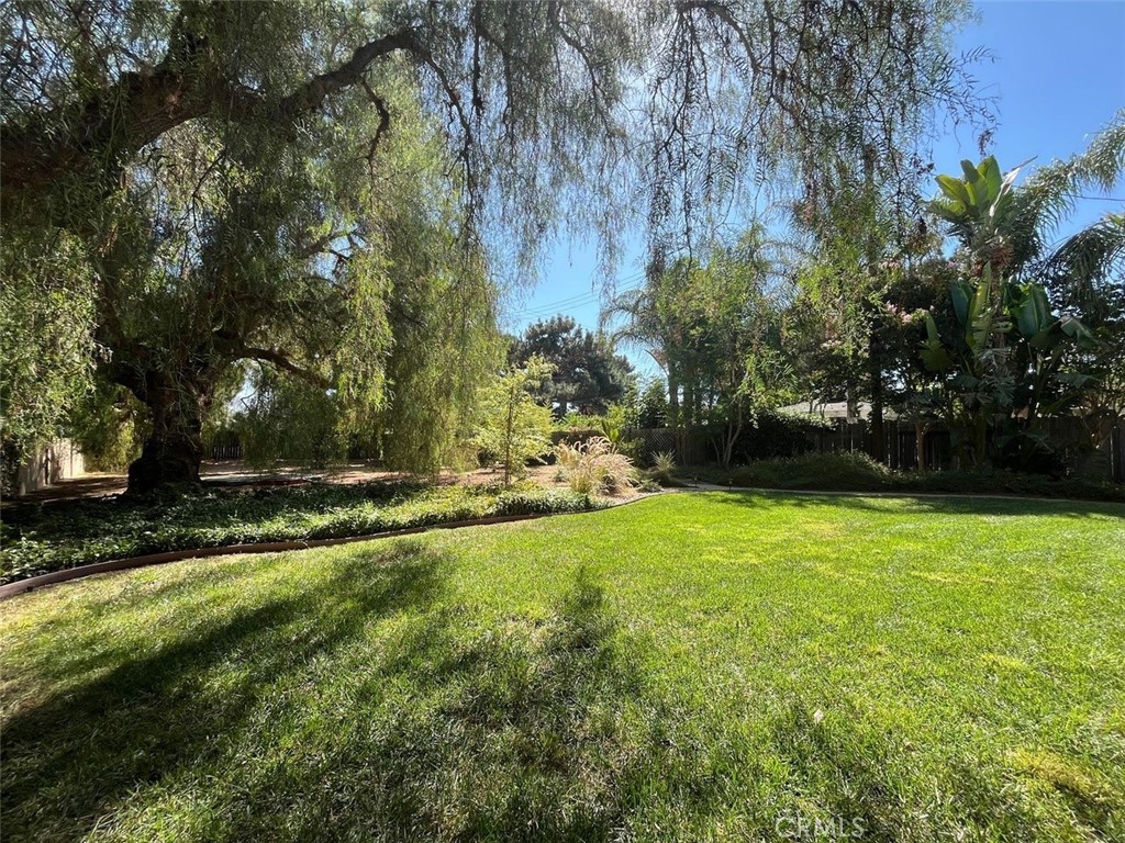 2570 E Brower Property Photo 3