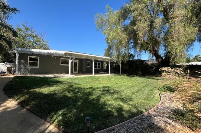 2570 E Brower Property Photo 4