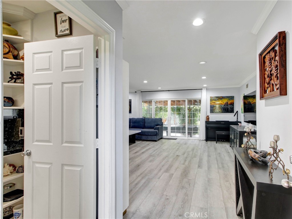 13448 Hart Street Property Photo 6