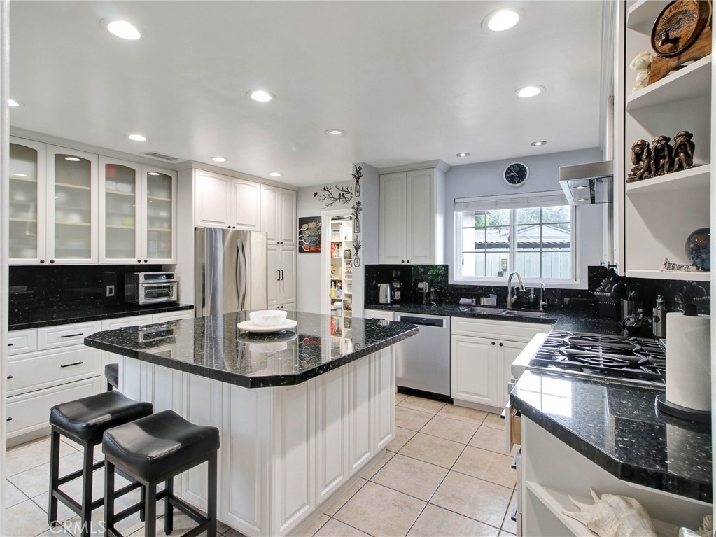 13448 Hart Street Property Photo 12