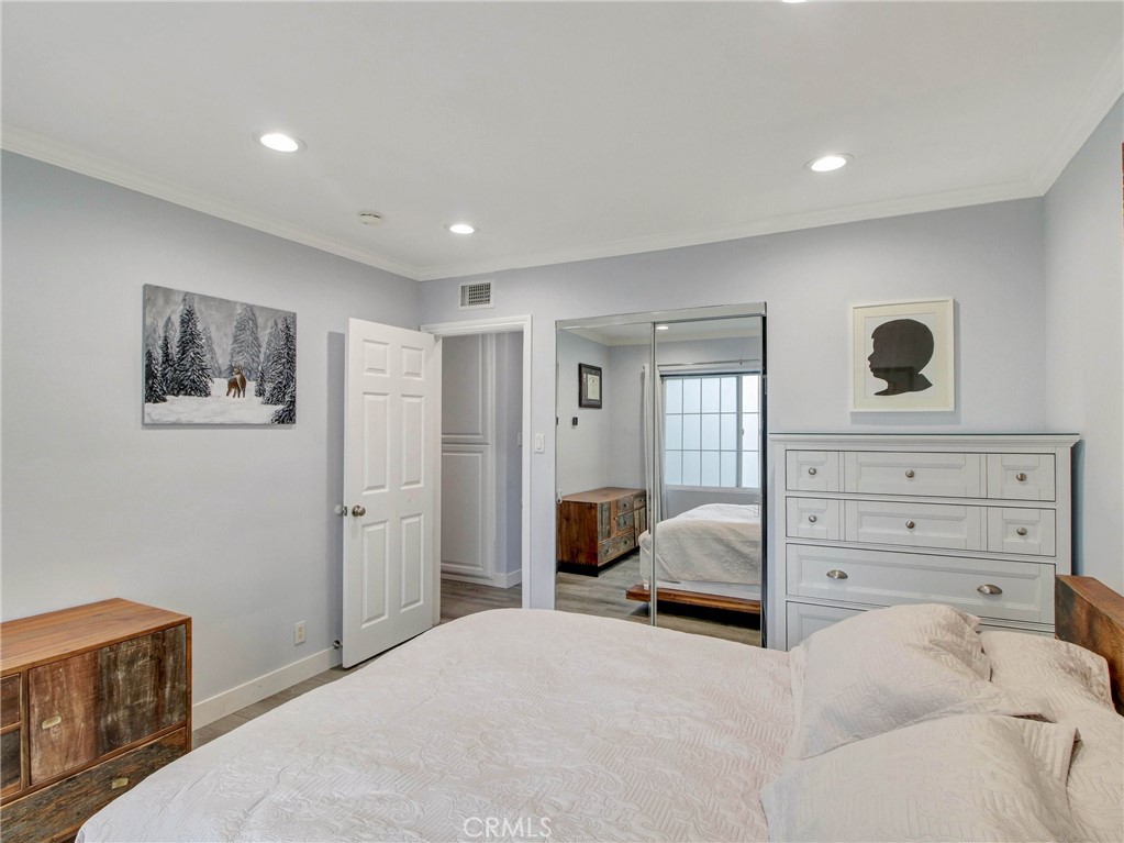 13448 Hart Street Property Photo 19