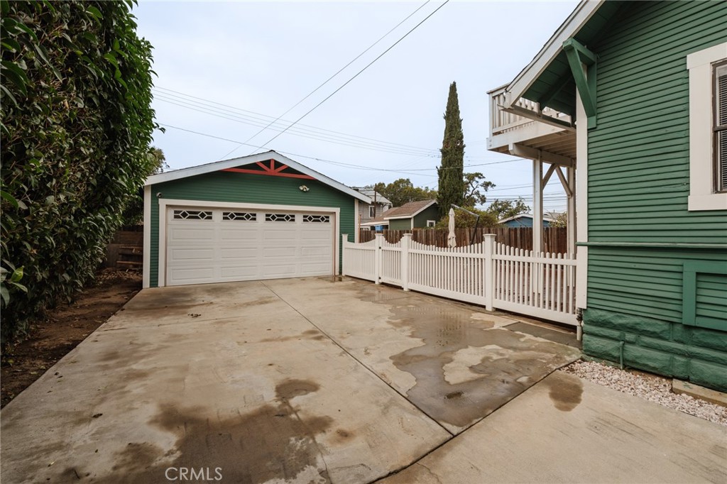 1345 Linden Avenue Property Photo 32