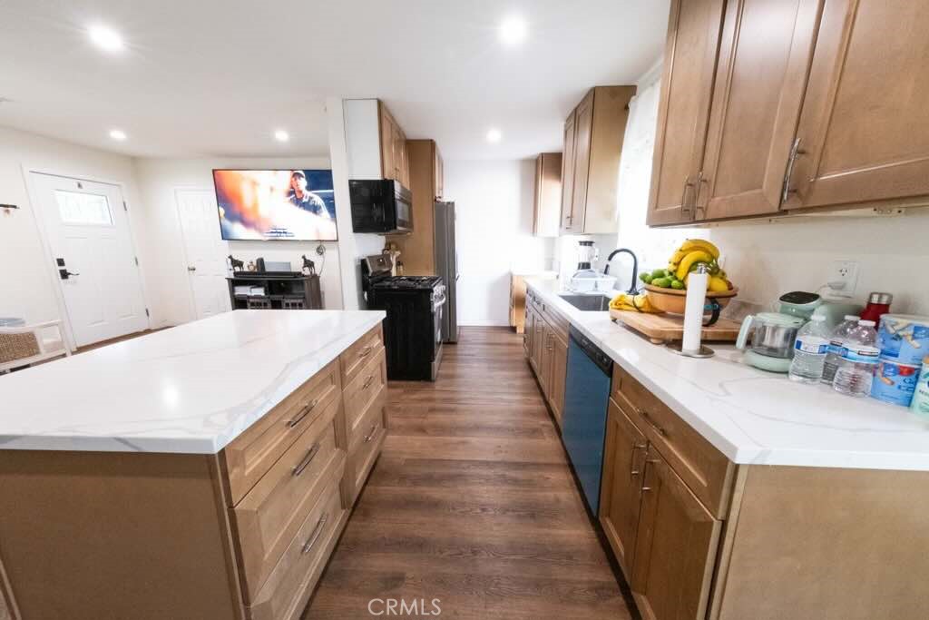 15719 Romar Street Property Photo 20