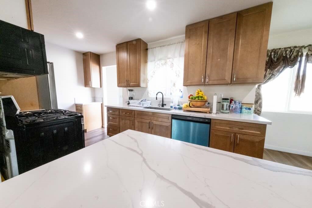 15719 Romar Street Property Photo 23